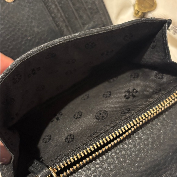 Tory Burch Black Pebbled Leather Card Holder - Picture 4 of 4